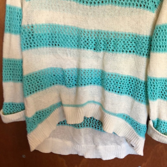 Adorable Roxy Sweater! Size Large! 🌊☀️ - Picture 4 of 7
